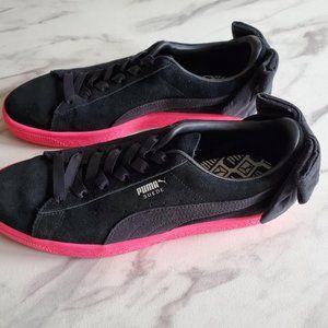 Puma Black Suede w/Bow and Pink Bottom 9M